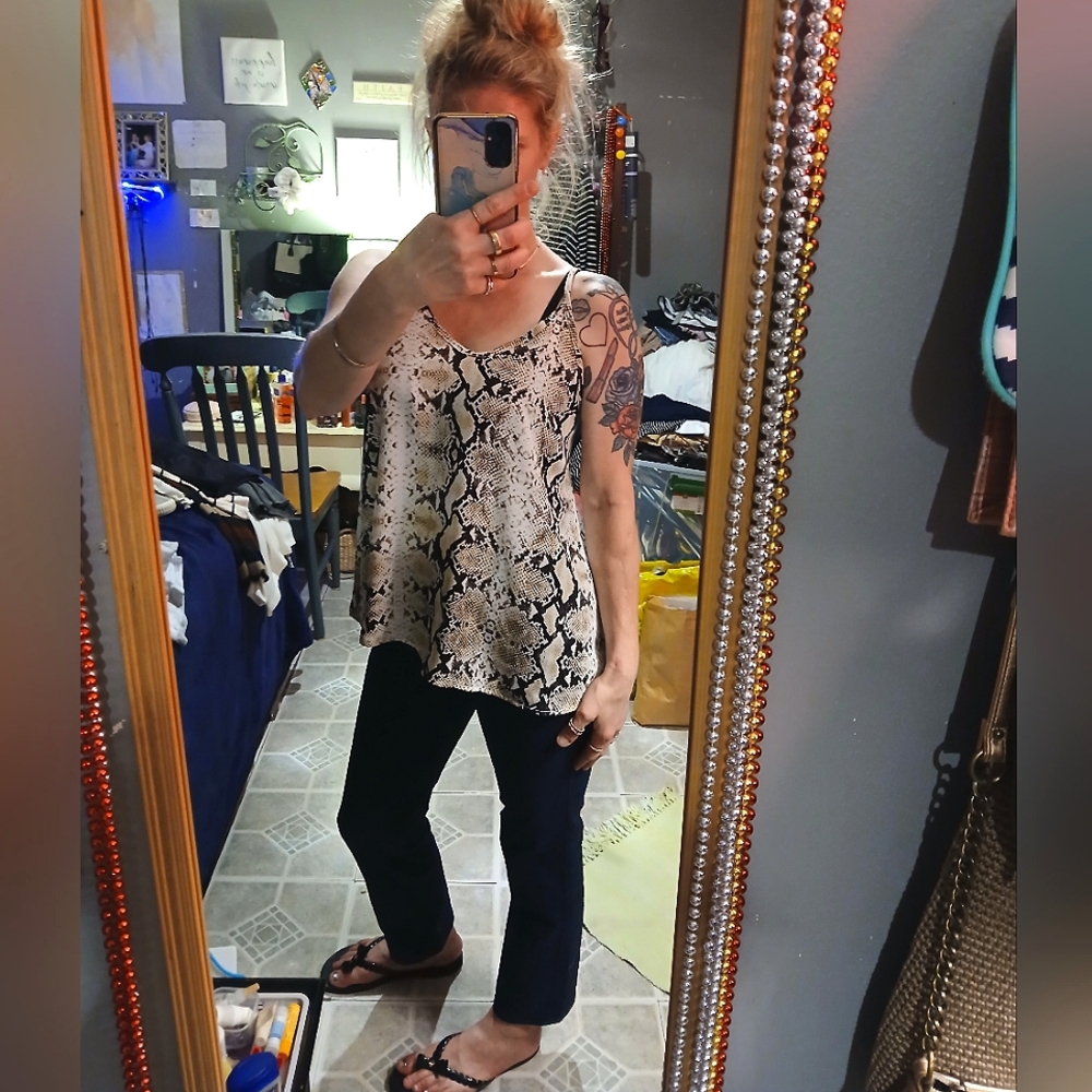 🎆🎈NWOT White Birch Top🎈BUY 1 GET 1 FREE SALE💥🎈